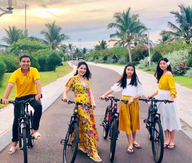 MC Quyền Linh đã “cưa đổ” bà xã doanh nhân xinh đẹp như thế nào? - Ảnh 5.