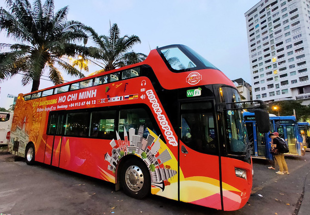 Khai trương tuyến xe bus du lịch mui trần tham quan TP.HCM - Ảnh 1.