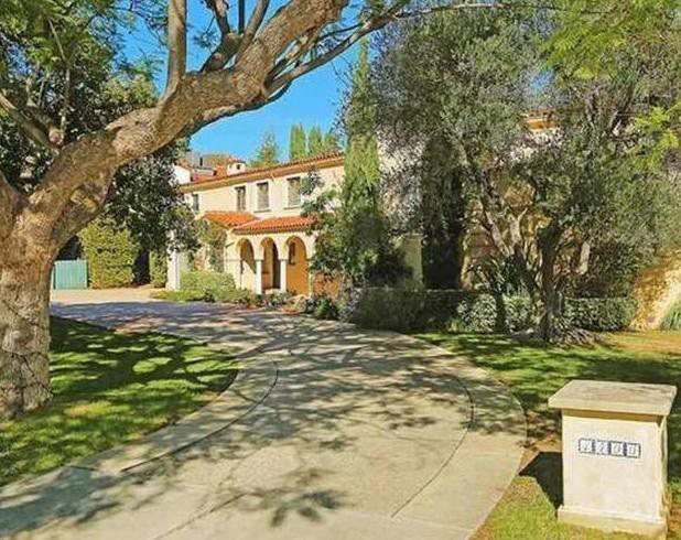 Ng&ocirc; T&uacute; Ba b&aacute;n nh&agrave; ở Los Angeles sau b&ecirc; bối ngoại t&igrave;nh - Ảnh 3.