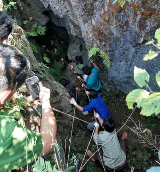 Đi tìm đá quý, nam thanh niên rơi xuống hang sâu 147m - Ảnh 1.