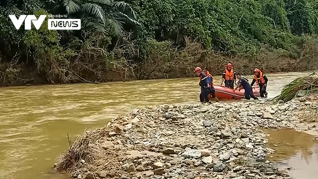 Còn khoảng 4 km mới tiếp cận được thủy điện Rào Trăng 3, khu vực sạt lở lớn hơn nhiều nơi vùi lấp 13 chiến sỹ - Ảnh 2.