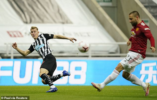 Newcastle 1-4 Man Utd: Bùng nổ cuối trận! - Ảnh 1.