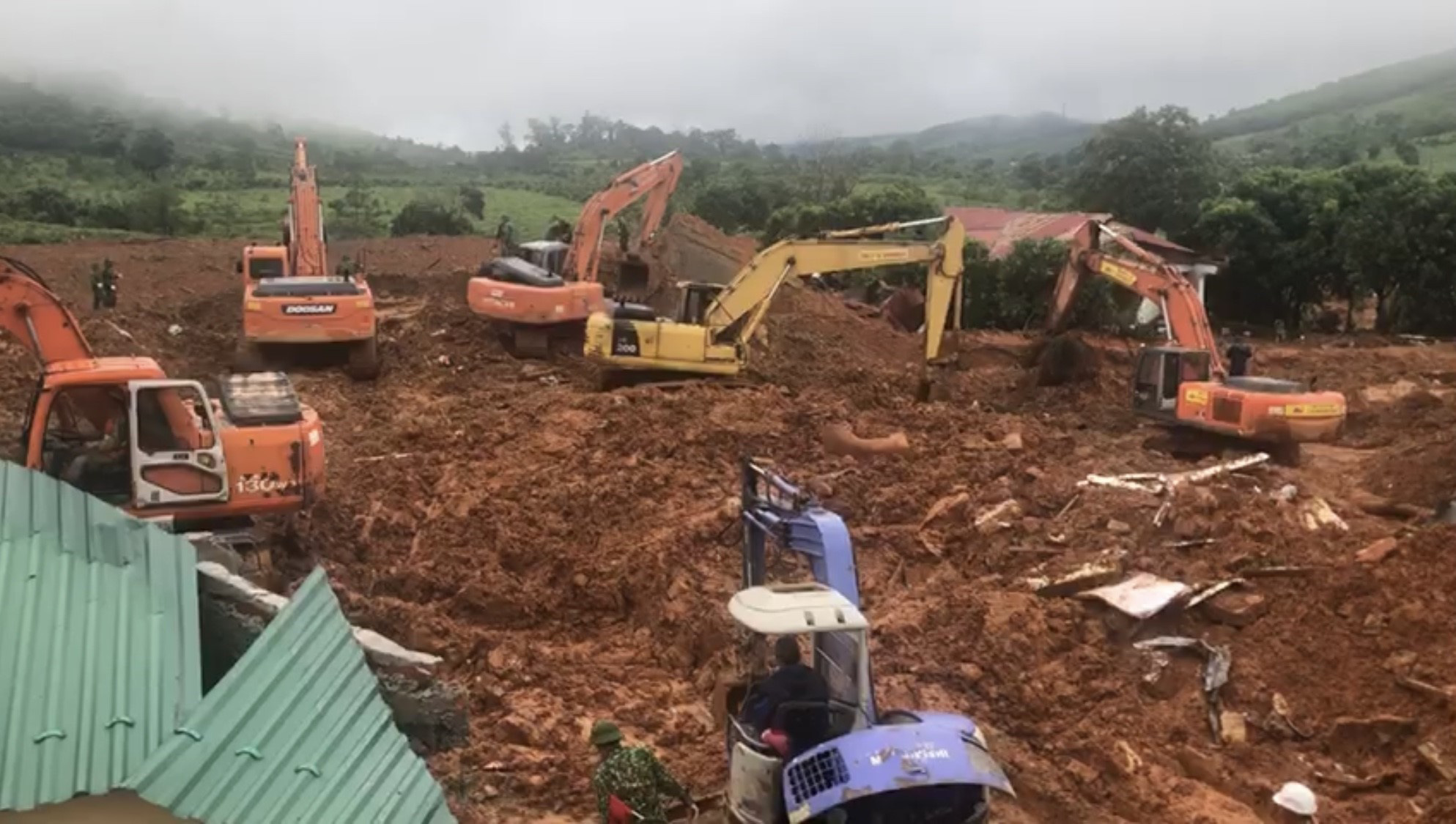 vna_potal_quang_tri_da_tim_thay_17_thi_the_can_bo_chien_si_doan_kinh_te_quoc_phong_337_bi_sat_nui_vui_lap_110651157_5075529