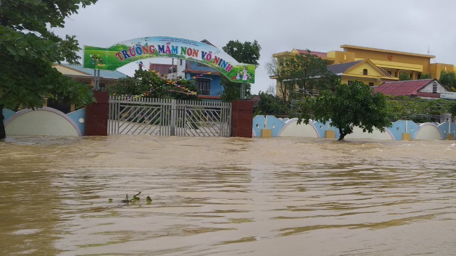 
A nursery school in Quang Binh is submerged by floodwaters.
