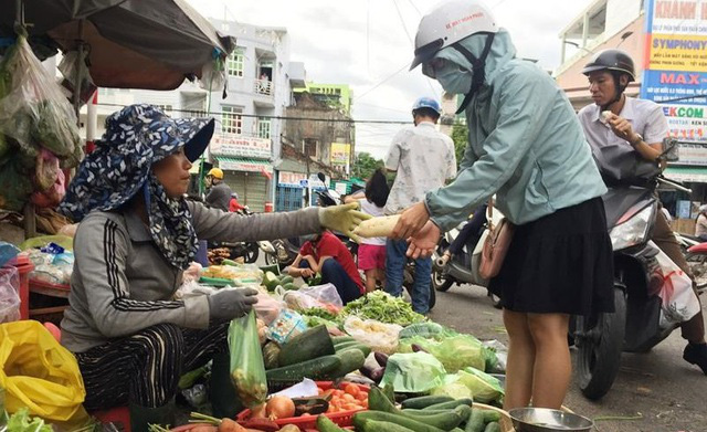 “Bão giá” rau xanh tại Quảng Ngãi - Ảnh 2.