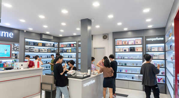 Namperfume: Showroom nước hoa hàng hiệu thu hút giới trẻ - Ảnh 2.