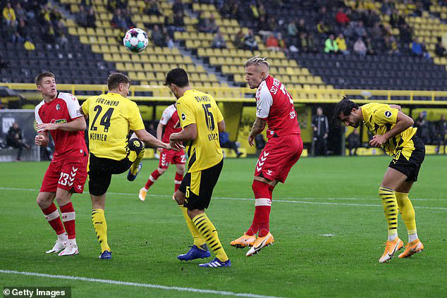 Dortmund 4-0 Freiburg: Haaland lập cú đúp, Dortmund thắng nhàn Freiburg (Vòng 3 Bundesliga 2020/21) - Ảnh 3.