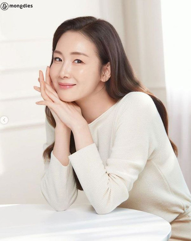 Choi Ji Woo lần đầu xuất hiện sau 5 tháng sinh con - Ảnh 3.