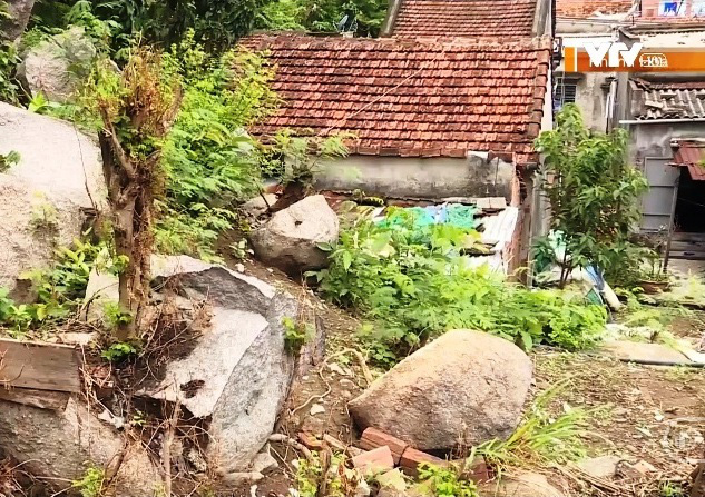 V&igrave; sao chưa di dời c&aacute;c hộ d&acirc;n dưới ch&acirc;n đ&egrave;o Cả? - Ảnh 1.