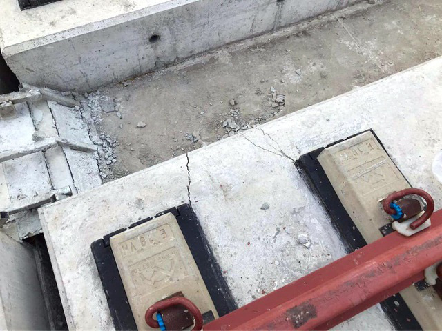 BQL đường sắt đô thị TP.HCM nói gì về sự cố hư hỏng đường ray metro số 1? - Ảnh 1. BQL đường sắt đô thị TP.HCM nói gì về sự cố hư hỏng đường ray metro số 1? - Ảnh 1.