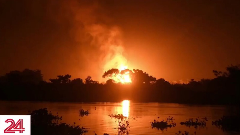 Ch&aacute;y giếng dầu ở Indonesia, 3 người thiệt mạng- Ảnh 2.