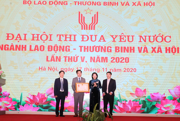 Đo&agrave;n kết, đổi mới, s&aacute;ng tạo, xứng đ&aacute;ng l&agrave; ng&agrave;nh hiện th&acirc;n của l&ograve;ng nh&acirc;n &aacute;i - Ảnh 1.