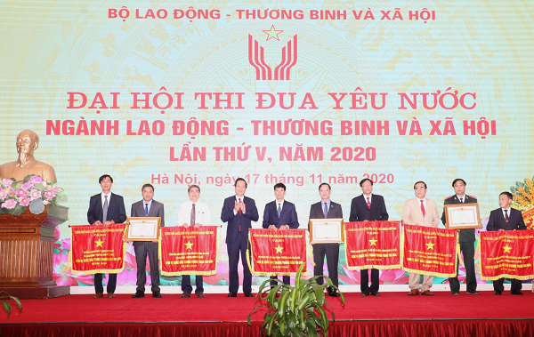 Đo&agrave;n kết, đổi mới, s&aacute;ng tạo, xứng đ&aacute;ng l&agrave; ng&agrave;nh hiện th&acirc;n của l&ograve;ng nh&acirc;n &aacute;i - Ảnh 3.