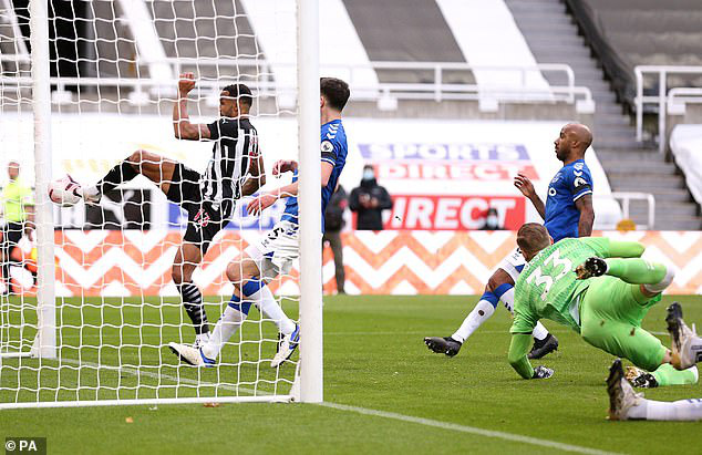 Newcastle 2-1 Everton: Everton thua trận thứ 2 liên tiếp - Ảnh 3.