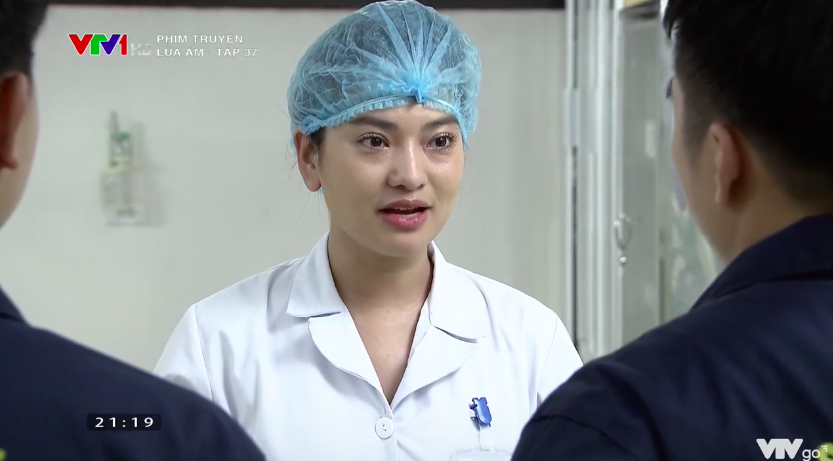 Lửa ấm - Tập 36: Giả nh&acirc;n giả nghĩa đến thăm Thuỷ, Ngọc bị tạt ngay g&aacute;o nước lạnh - Ảnh 1.