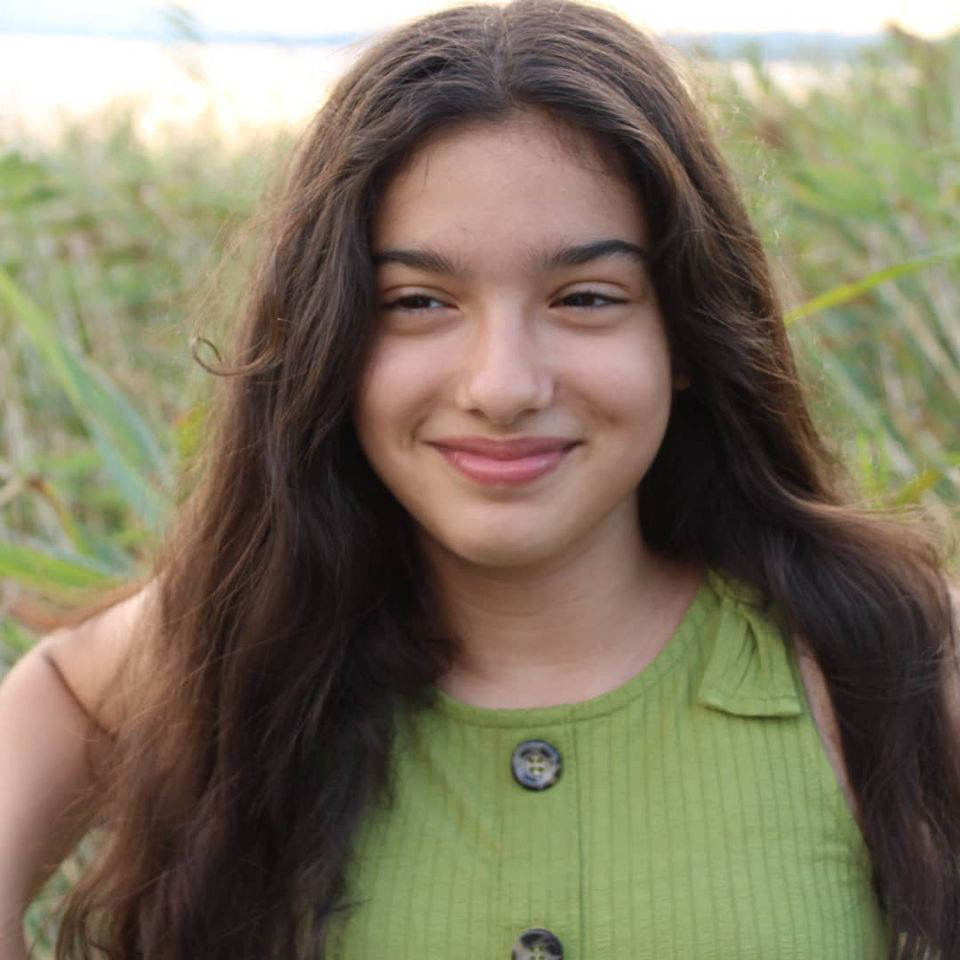 Trái tim phụ nữ: Sau 3 năm, cô bé Nisan giờ đã thành thiếu nữ - Ảnh 7. Trái tim phụ nữ: Sau 3 năm, cô bé Nisan giờ đã thành thiếu nữ - Ảnh 7.