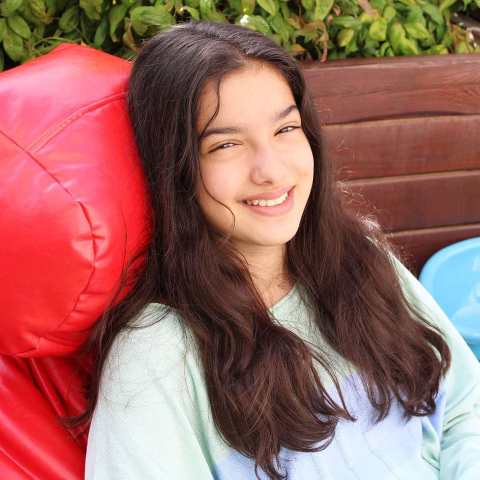 Trái tim phụ nữ: Sau 3 năm, cô bé Nisan giờ đã thành thiếu nữ - Ảnh 10. Trái tim phụ nữ: Sau 3 năm, cô bé Nisan giờ đã thành thiếu nữ - Ảnh 10.