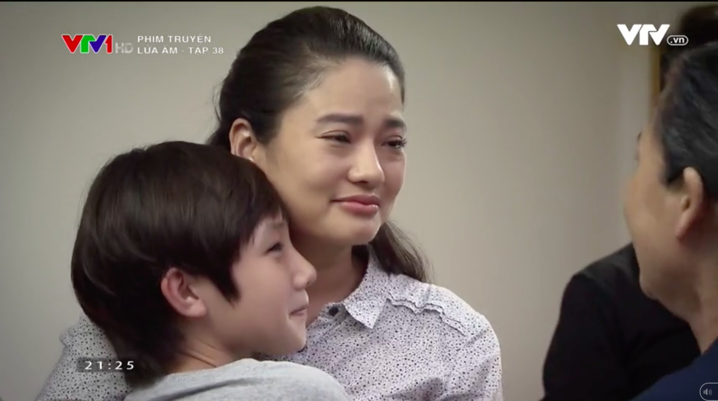 Lửa ấm - Tập 37: Ngọc thề sẽ cướp Minh để con gái mình có bố - Ảnh 7. Lửa ấm - Tập 37: Ngọc thề sẽ cướp Minh để con gái mình có bố - Ảnh 7.