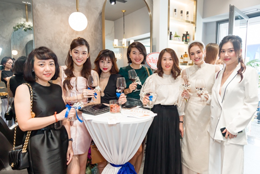 Shine Studio khai trương chi nh&aacute;nh đầu ti&ecirc;n tại S&agrave;i G&ograve;n - Ảnh 1.