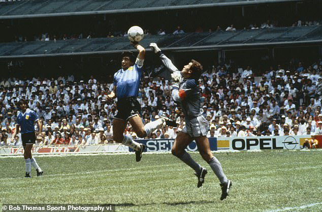 Cựu thủ môn Peter Shilton: Maradona vĩ đại nhưng không có tinh thần thể thao - Ảnh 1.