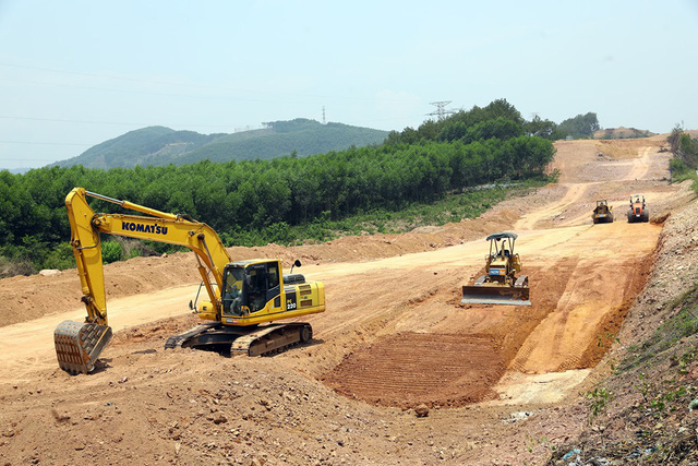 Đề xuất chuyển thêm hai dự án thành phần cao tốc Bắc Nam sang đầu tư công - Ảnh 2.