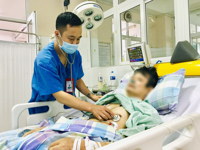 Hồi sinh bệnh nhân sốc tim nguy kịch bằng kỹ thuật ECMO - Ảnh 1.