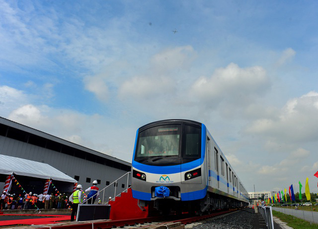 TP.HCM đề xuất vé metro số 1 có thể nạp tiền, thay vé bằng quét ví điện tử, cà thẻ - Ảnh 1.