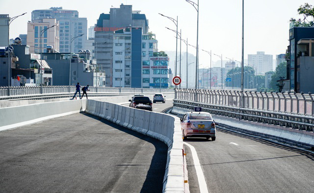 Hà Nội thông xe vành đai 2 trên cao đoạn Ngã Tư Sở - Ngã Tư Vọng - Ảnh 9.