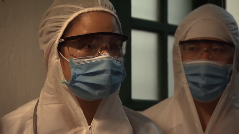 Lửa ấm - Tập 49: Thủy lao vào vùng dịch cứu người, Minh lại ngang nhiên qua đêm ở nhà Ngọc? - Ảnh 2. Lửa ấm - Tập 49: Thủy lao vào vùng dịch cứu người, Minh lại ngang nhiên qua đêm ở nhà Ngọc? - Ảnh 2.