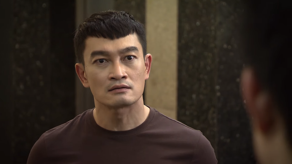 Lửa ấm - Tập 49: Thủy lao vào vùng dịch cứu người, Minh lại ngang nhiên qua đêm ở nhà Ngọc? - Ảnh 5. Lửa ấm - Tập 49: Thủy lao vào vùng dịch cứu người, Minh lại ngang nhiên qua đêm ở nhà Ngọc? - Ảnh 5.