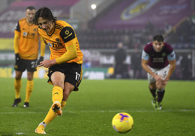 Burnley 2-1 Wolverhampton: Bầy sói gây thất vọng - Ảnh 2.