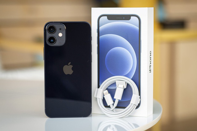 iPhone 12 và 12 mini bất ngờ giảm giá sau một tuần về Việt Nam - Ảnh 2.