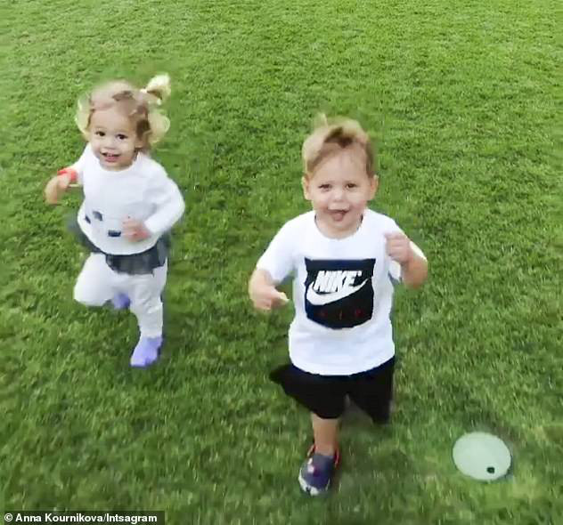 Anna Kournikova - Enrique Iglesias ch&agrave;o đ&oacute;n con thứ 3 - Ảnh 1.