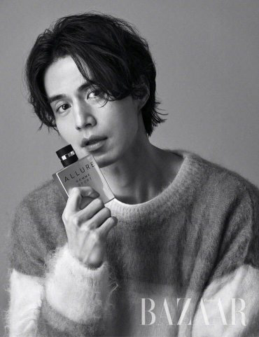 Lee Dong Wook kín đáo khoe hình thể trong loạt ảnh mới - Ảnh 9.