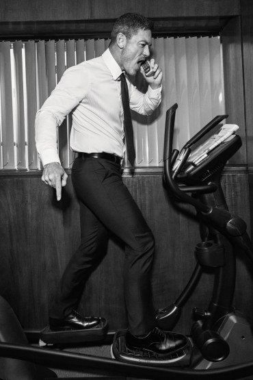 Luke Evans lịch l&atilde;m tr&ecirc;n GQ - Ảnh 6.