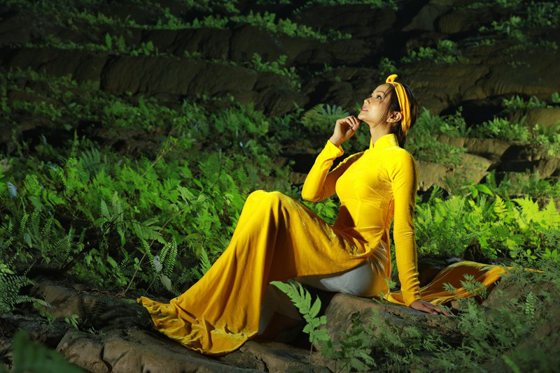 Chi&ecirc;m ngưỡng bộ ảnh đặc biệt của Hoa hậu HHen Ni&ecirc; tại hang Sơn Đo&ograve;ng - Ảnh 3.