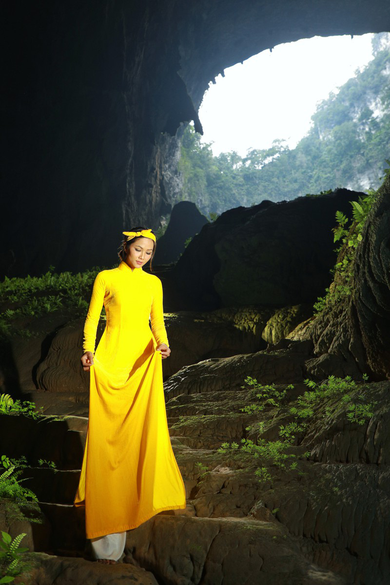Chi&ecirc;m ngưỡng bộ ảnh đặc biệt của Hoa hậu HHen Ni&ecirc; tại hang Sơn Đo&ograve;ng - Ảnh 6.