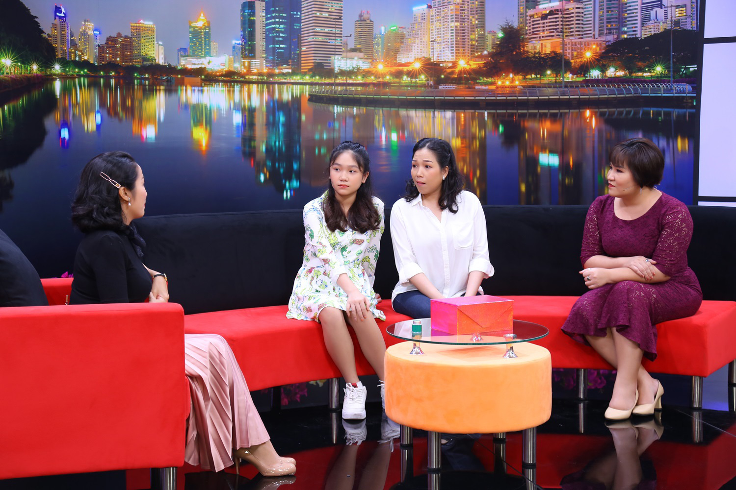 Cô bé 15 tuổi thú nhận buồn vì “khoảng cách vô hình” giữa hai mẹ con - Ảnh 1. Cô bé 15 tuổi thú nhận buồn vì “khoảng cách vô hình” giữa hai mẹ con - Ảnh 1.