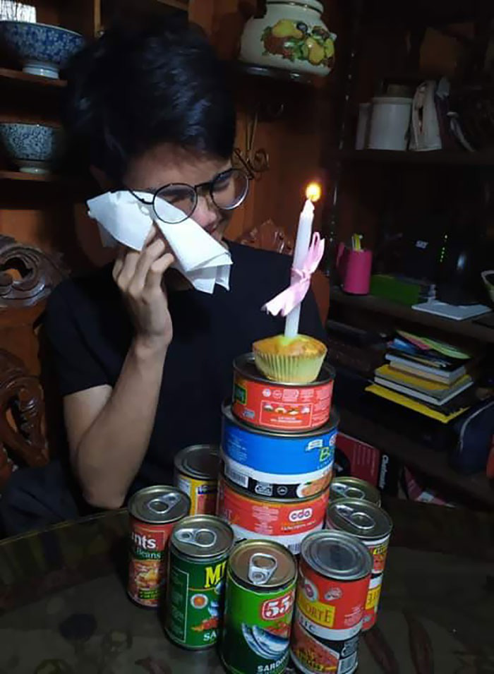 H&igrave;nh ảnh mu&ocirc;n kiểu sinh nhật khi phải c&aacute;ch ly thời dịch COVID-19 - Ảnh 10.