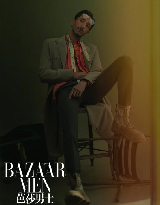 Adrien Brody đẹp hoàn hảo trên Harpers Bazaar Men Trung Quốc - Ảnh 2.