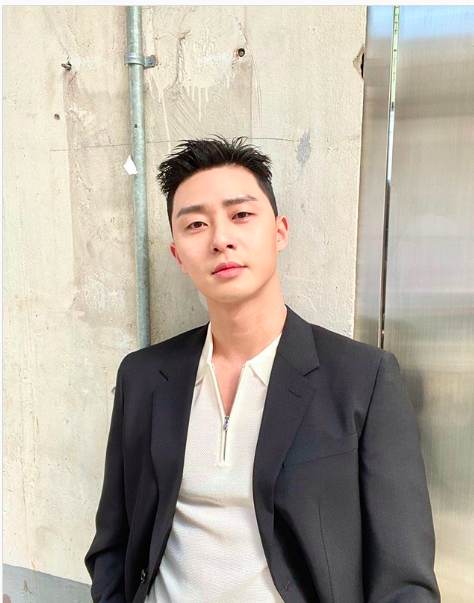 Park Seo Joon tạm biệt mái tóc ngố trong Tầng lớp Itaewon - Ảnh 1.