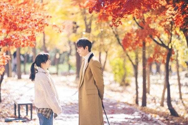 Hậu trường lãng mạn của Lee Min Ho và Kim Go Eun trong Quân vương bất diệt - Ảnh 3.