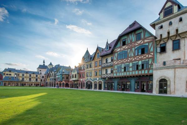 Cận cảnh VinWonders Ph&uacute; Quốc trước &ldquo;giờ G&rdquo; - Ảnh 2.