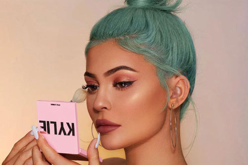 Cú lừa thế kỷ: Kylie Jenner bị Forbes tước danh tỷ phú! - Ảnh 2.