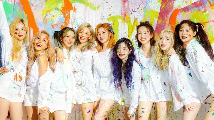 Truyền hình Pháp so sánh BLACKPINK và TWICE, khán giả phẫn nộ - Ảnh 1. Truyền hình Pháp so sánh BLACKPINK và TWICE, khán giả phẫn nộ - Ảnh 1.