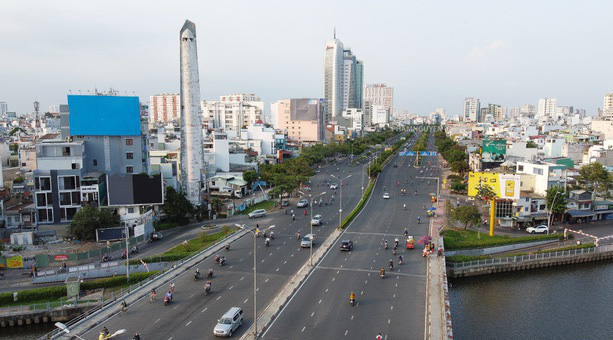 TP.HCM công bố 2 giai đoạn phục hồi kinh tế hậu COVID-19 - Ảnh 1. TP.HCM công bố 2 giai đoạn phục hồi kinh tế hậu COVID-19 - Ảnh 1.