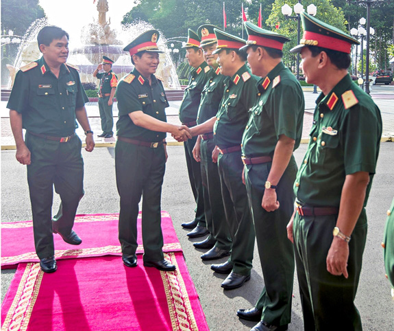 Bộ trưởng Bộ Quốc phòng tới kiểm tra, thông qua công tác chuẩn bị cho Đại hội Đảng bộ Quân khu 9 - Ảnh 1.