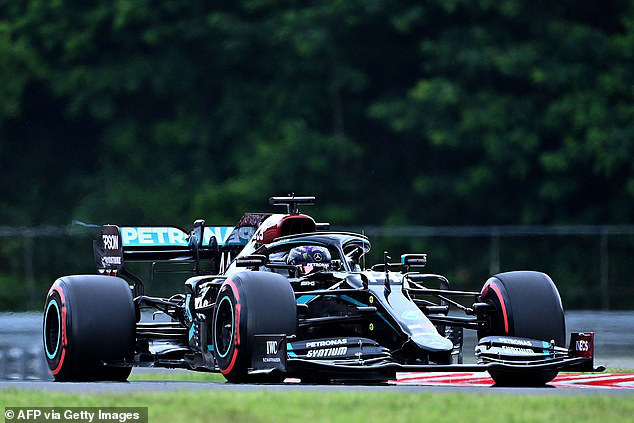 Lewis Hamilton có lần thứ 90 trong sự nghiệp giành pole - Ảnh 2.