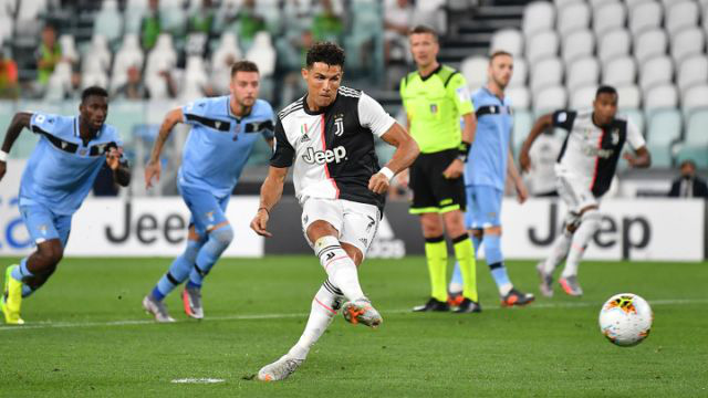 Juventus 2-1 Lazio: Lập cú đúp, Ronaldo tăng tốc trong cuộc đua Vua phá lưới! (Vòng 34 giải VĐQG Italia Serie A) - Ảnh 1.