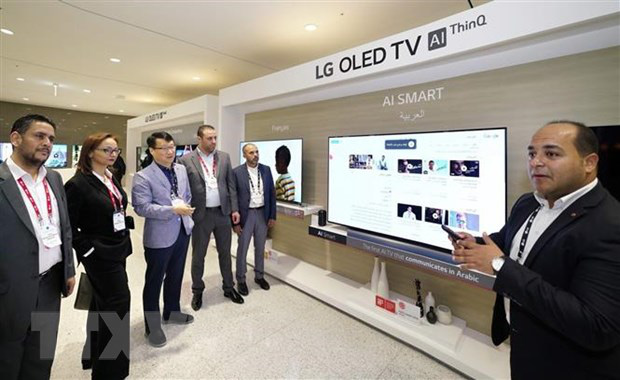 LG Display sẽ sớm sản xuất hàng loạt tấm nền OLED tại Trung Quốc - Ảnh 1.